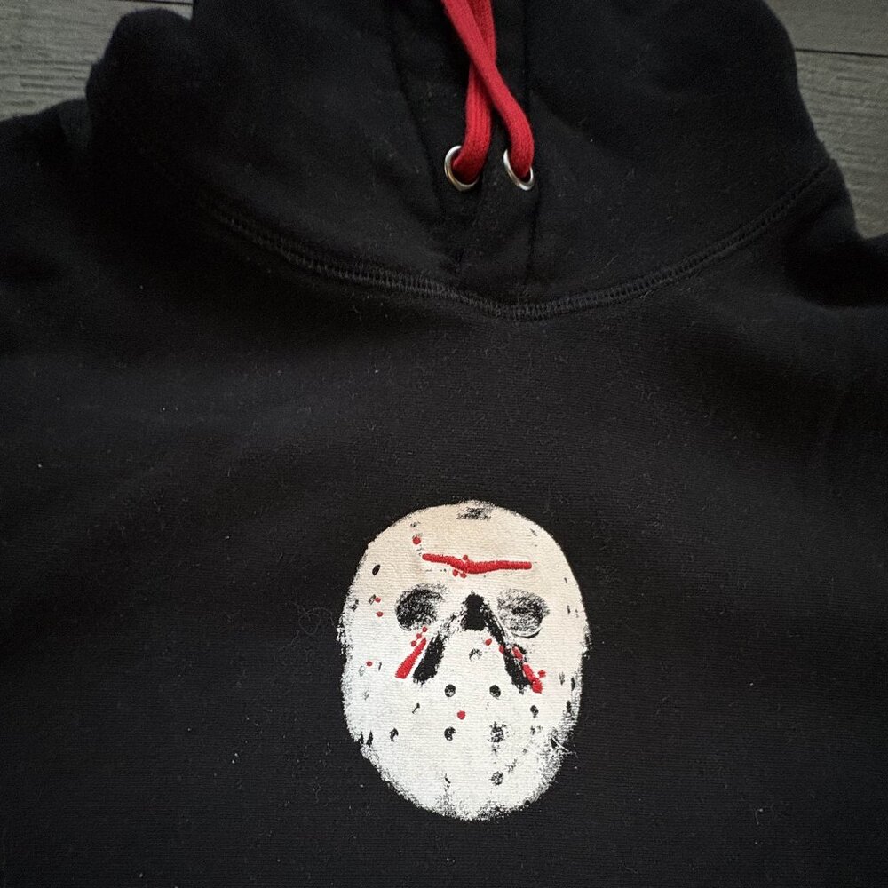 Shoe Palace x Friday The 13th Black Hooded Sweatshirt Jason Voorhees Size Large - Picture 7 of 14